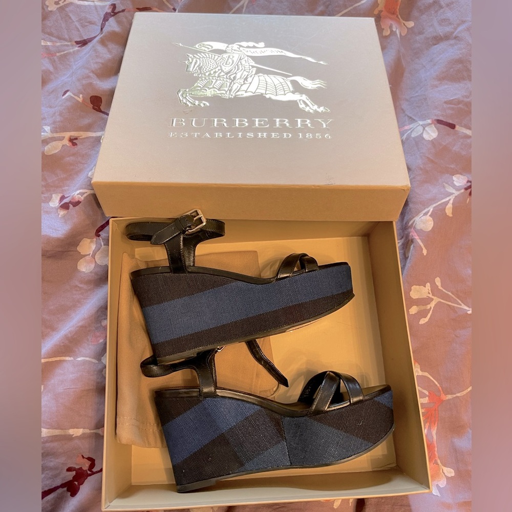 Burberry platform sandals sz 39